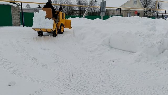 Самодельный минитрактор переломка. Ковш на заднюю навеску. смотреть онлайн