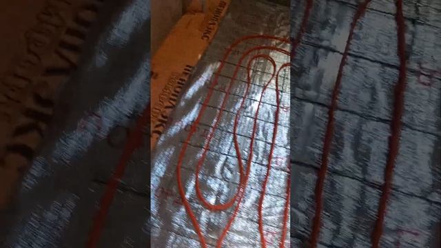 Теплый пол! Заливаем стяжку! Пеноплэкс под стяжку! #теплыеполы #стяжка #пеноплекс смотреть онлайн