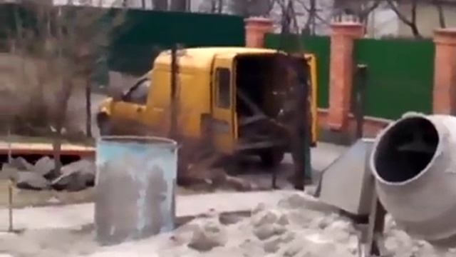 Яма под погреб