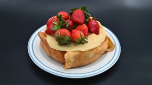 Блинный торт крепвиль с клубничной начинкой