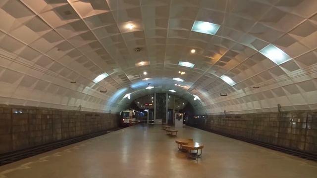 Волгоград, скоростной метро-трамвай, станция "Площадь Ленина" - Volgograd, Russia, Metro-tramway смотреть онлайн