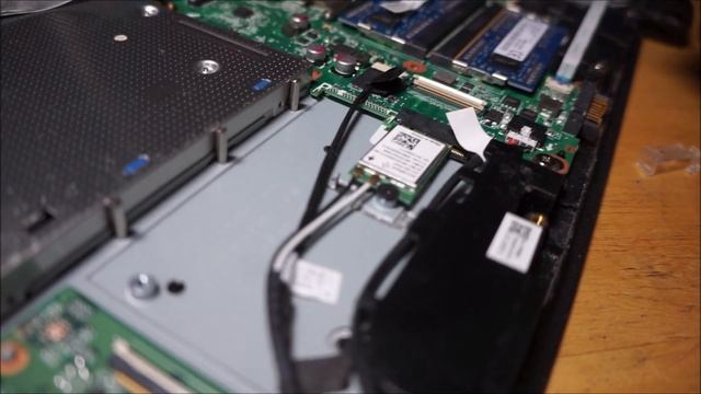 Fixing Wifi Problem: Toshiba Satellite C55-C. Reseat Wifi Card смотреть онлайн