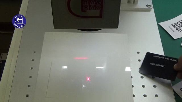 Лазерная гравировка информации из QR кода или штрихкода Распознание и сразу маркировка смотреть онлайн
