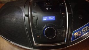 Магнитола с CD/МР3 плеером LG SB74.