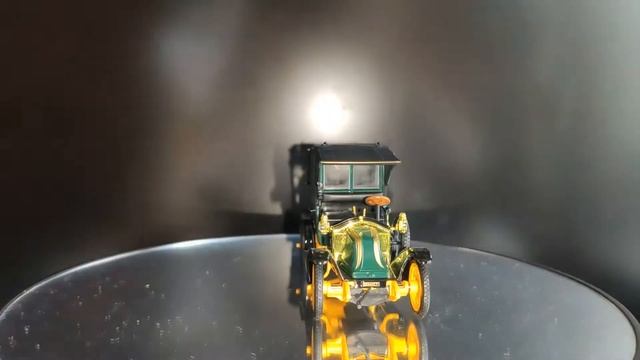 Renault Type AG ,Taxi De La Marne, Norev,1/43.