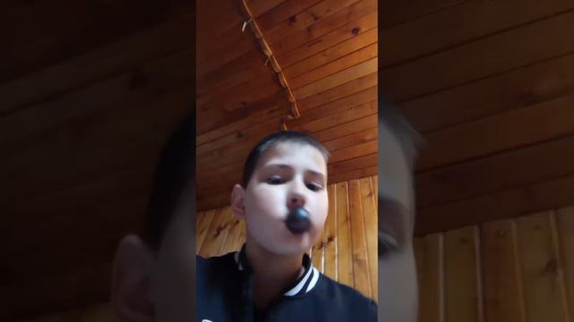 увеличить губы стаканом смотреть онлайн