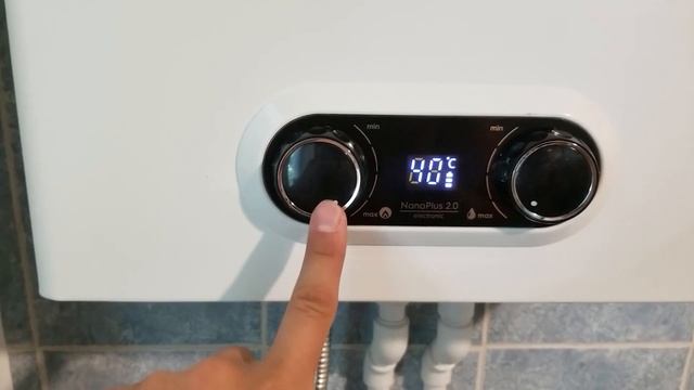 Водонагреватель Electrolux GWH 14 NanoPlus 2.0 смотреть онлайн