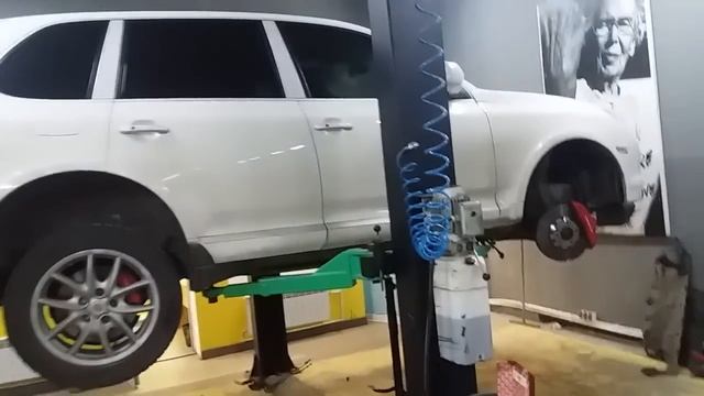 Не нужен тебе брат Porsche Cayenne 4.8 turbo с активным стабилизатором !!!!! смотреть онлайн