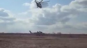 МИ-26 тащит МИ-26 Новосибирский Авиазавод