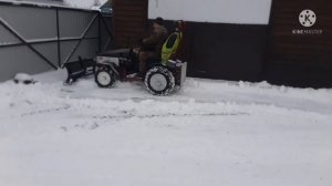 Самодельный минитрактор классика, уборка снега.