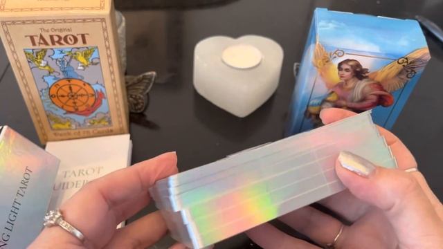 The Guiding Light Tarot Cards-New Release!-Close Up Review! Plus Discount! *With Rainbow Foil* смотреть онлайн