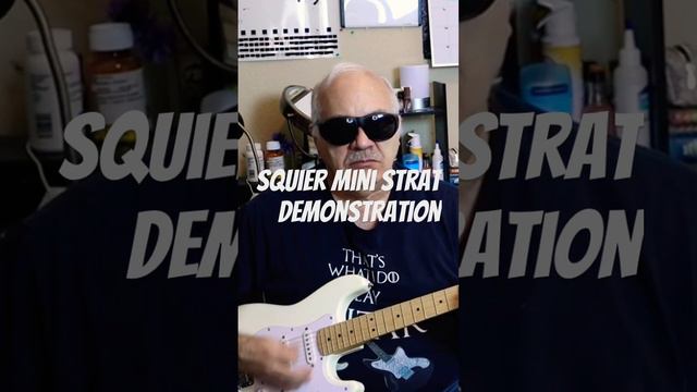 SQUIER MINI STRATOCASTER DEMONSTRATION смотреть онлайн