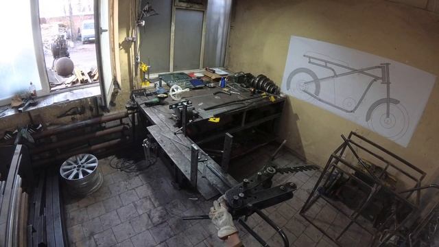 Кастом электровелосипед своими руками. 1 серия. Постройка рамы. DIY Electric Bicycle. Part 1. смотреть онлайн