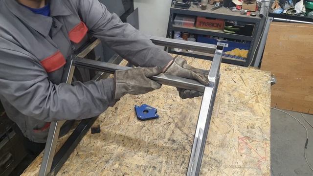 DIY Tensegrity Table Build смотреть онлайн