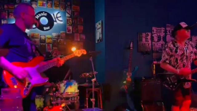GROOVY⚡RETROS (Performin' as Trio) "Lonely Boy" - GROOVE MUSIC BAR FUENGIROLA 13/5/2023 смотреть онлайн