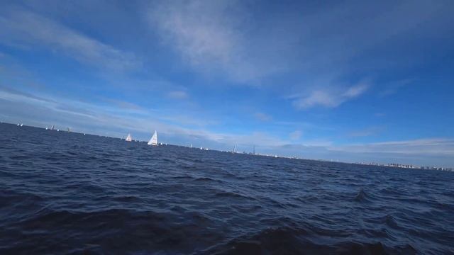 экипаж Адмирала со слепым шкотовым в парусной гонке Балтиец осень 2023 смотреть онлайн