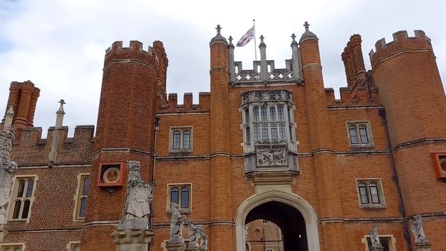По следам Петра I в Лондоне + Hampton Court смотреть онлайн