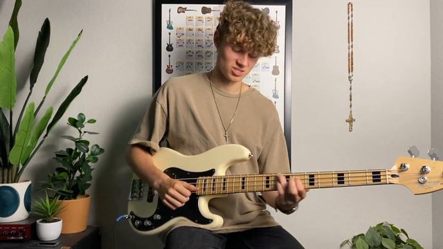 How to Play CHORDS on Bass! смотреть онлайн
