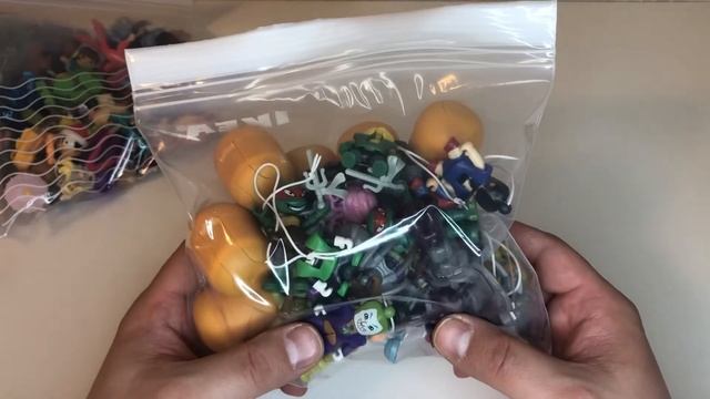 Купил киндер-сюрпризы. Сколько получится заработать и как продавать? 90е-00е-современные игрушки.