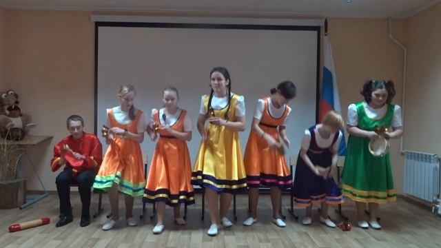 Попурри русских народных песен ансамбль *Серебряные нотки* смотреть онлайн
