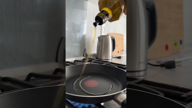 Оладьи из кабачков?? #стасайкаквкусно #оладьи #оладушки #оладьиизкабачков #оладьирецепт #вкусно смотреть онлайн