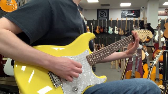 Tom Delong (Blink 182 ) Signiture Model Guitar by Fender Guitars Made with Clipchamp смотреть онлайн