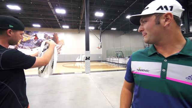 Dude Perfect Golf FACE OFF | Jon Rahm & Wesley Bryan смотреть онлайн