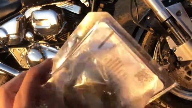 Готовимся менять сальники вилки на мотоцикле Сузуки Десперадо / Suzuki Desperado VZ800 (vz400) смотреть онлайн