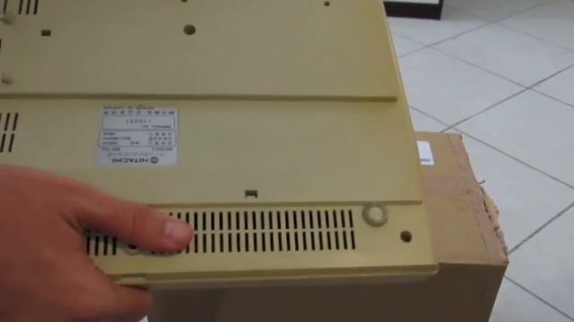 Unboxing do Hitachi MB-H3, um LD e um monitor Eizo Flexscan смотреть онлайн