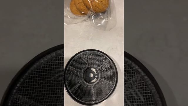 Показываю угольные фильтры вытяжки Amari polo смотреть онлайн