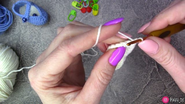 Обувь для куклы крючком. Вязаные туфли для куклы тильда мастер-класс. Лайфхак смотреть онлайн