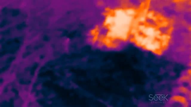 Seek Thermal XR Детская площадка днём смотреть онлайн