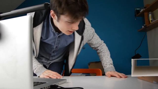 BenQ ScreenBar - You Need to HAVE this Lamp for Your PC! [REVIEW] смотреть онлайн