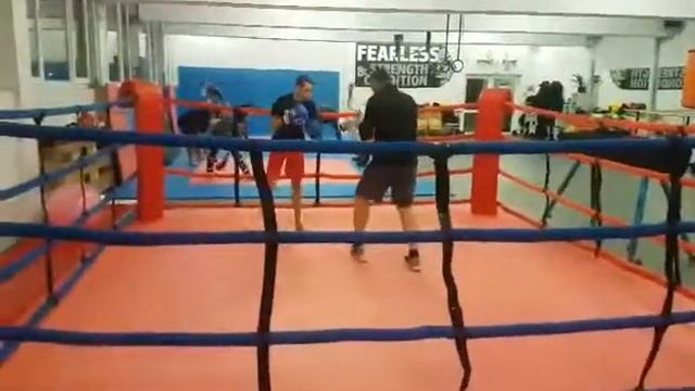 Бокс кикбокс кондиция екипировка хранителни добавки смотреть онлайн