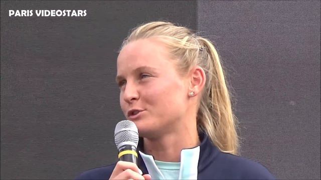 La Tenniswoman Fiona Ferro de retour des Jeux Olympiques de Tokyo @ Paris le 4 aout 2021 Live des J смотреть онлайн