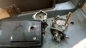 Yamaha 2 HP outboard engine carburetor cleaning