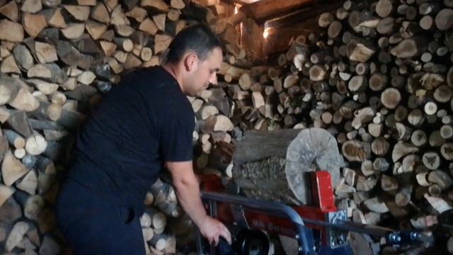Masina de spart lemne / wood splitting machine (AL-KO KHS 5204) смотреть онлайн