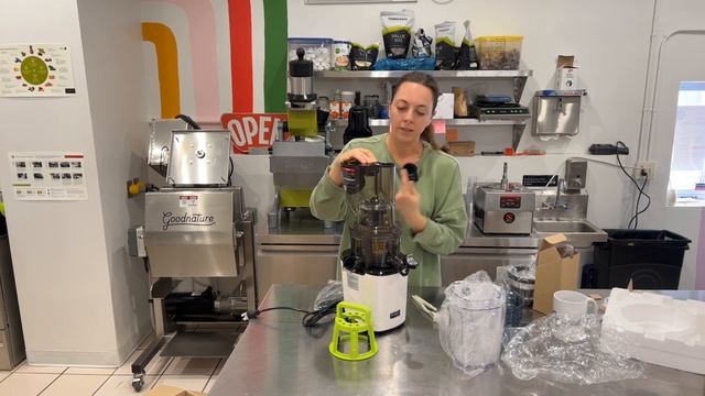 Kuvings REVO830 Unboxing & First Impressions смотреть онлайн