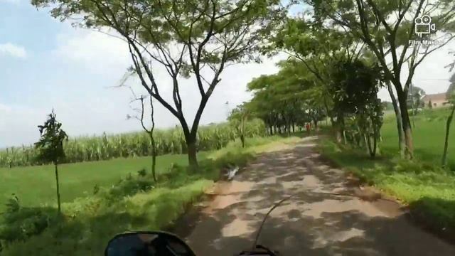 Suzuki Burgman 200 Riding in Lawang, East Java, Indonesia смотреть онлайн