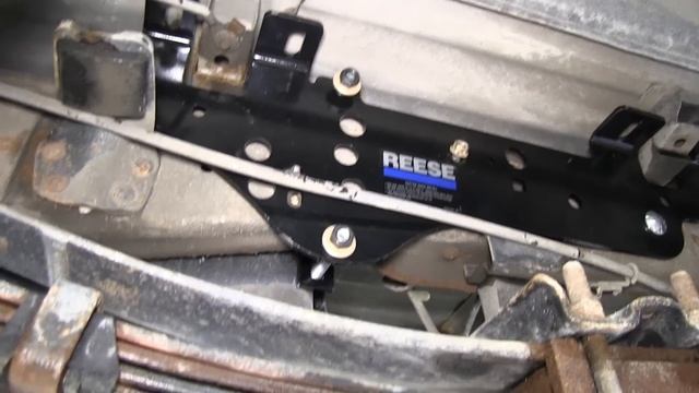 etrailer | Fifth Wheel Installation - 2004 Ford F-250 смотреть онлайн