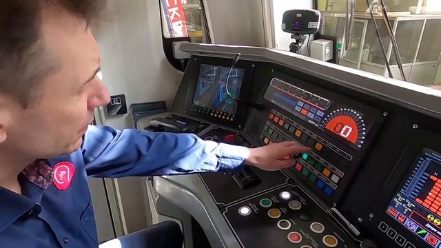 Не открылись двери в поезде смотреть онлайн