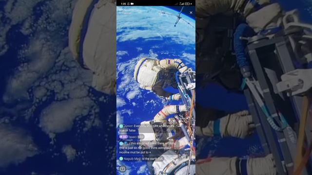 это прямая трансляция, которую я наткнулся в интернете, это реально?? 🇷🇺🇷🇺Российский флаг на руке? смотреть онлайн