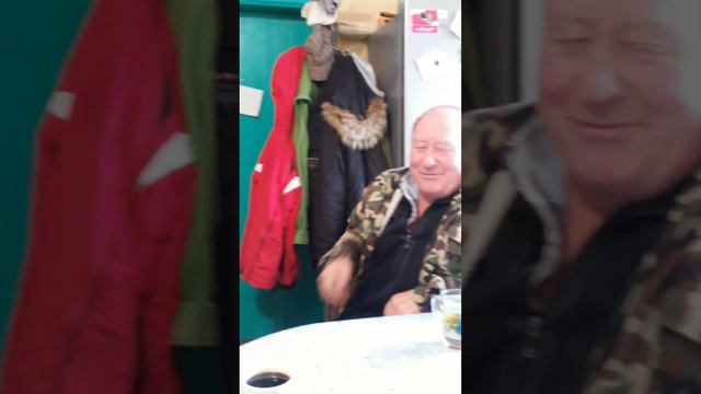 Смешное видео.Дедушка и внук смотреть онлайн