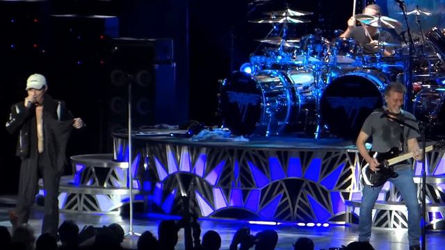 Van Halen - I'll Wait - Alex's Drum Solo in Houston Texas 9/25/2015 смотреть онлайн