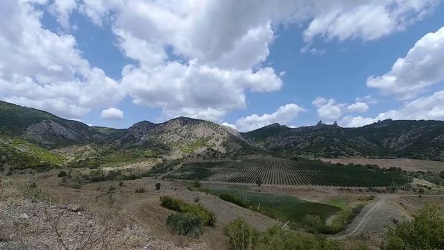 Игра света и тени - Крымские горы. Timelapse смотреть онлайн