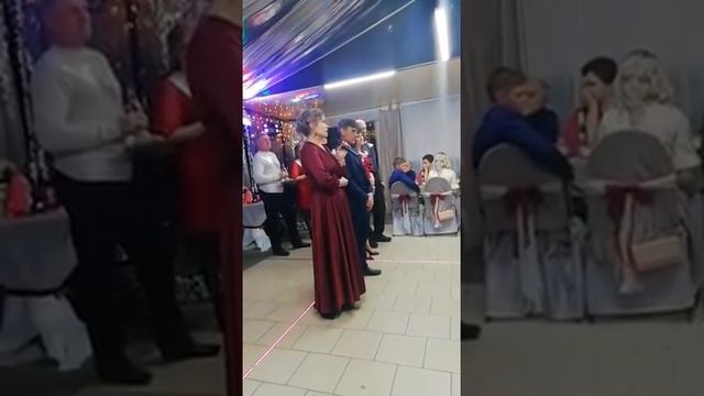 Трогательное поздравление от мамы сыну и невестке в день свадьбы смотреть онлайн