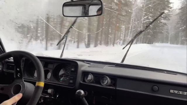 ОДИНОКИЙ ДРИФТ В ЛЕСУ. ОТЛИЧНАЯ КАТКА! ВАЗ 2105 для дрифта! смотреть онлайн