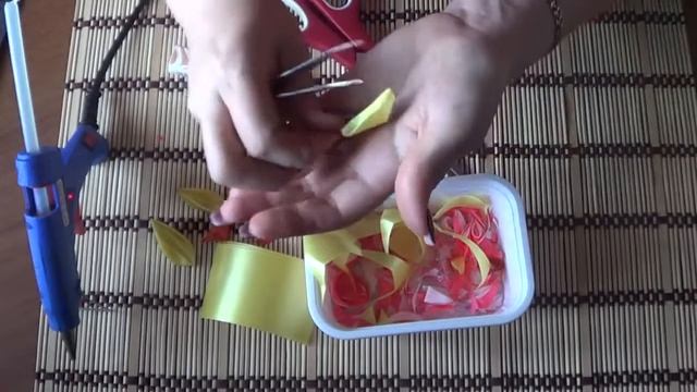 Как сделать цветы из ленточек для колье. Делаем цветы из ленточек смотреть онлайн