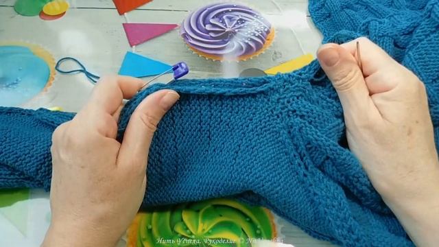 МУЖСКАЯ ТОЛСТОВКА С КАПЮШОНОМ // ВЯЖЕМ СПИЦАМИ // ЧАСТЬ 6 смотреть онлайн