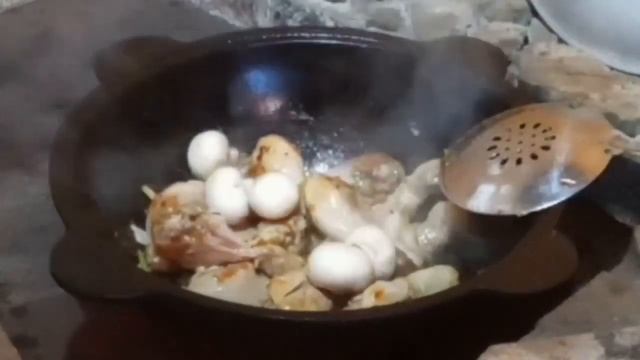 КУРИНЫЕ ГОЛЕНИ с ШАМПИНЬОНАМИ в КАЗАНЕ смотреть онлайн